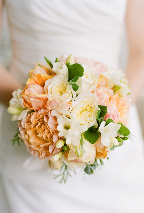 bouquet elegante matrimonio color pesca
