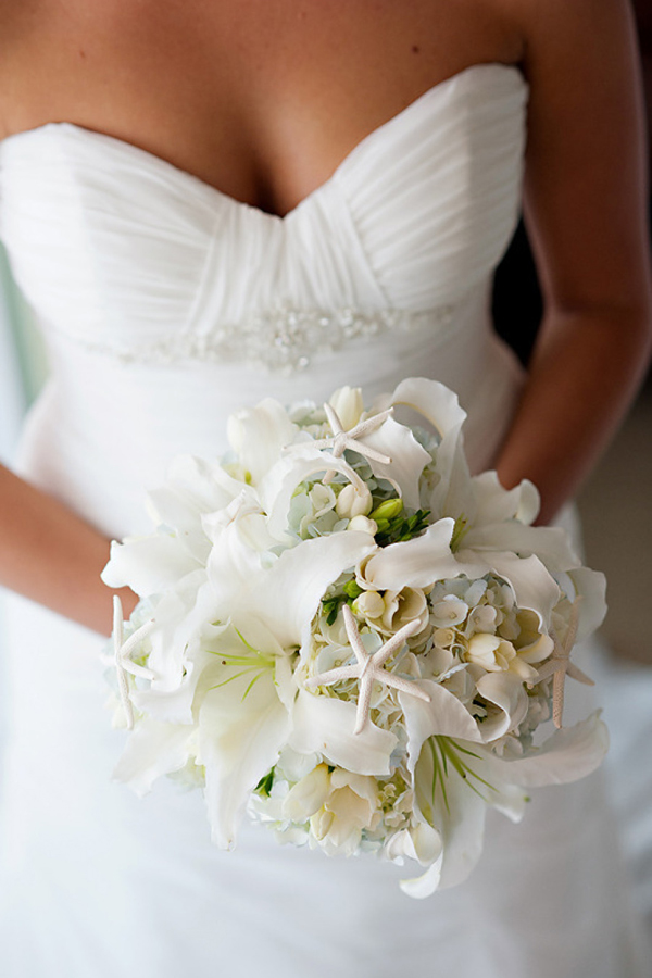 Bouquet Sposa Tema Mare.Bouquet Di Conchiglie Perfetto Per Un Matrimonio Tema Mare
