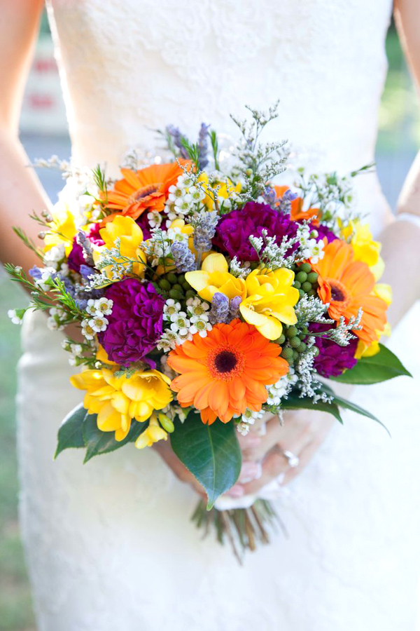 bouquet sposa fiori colorati