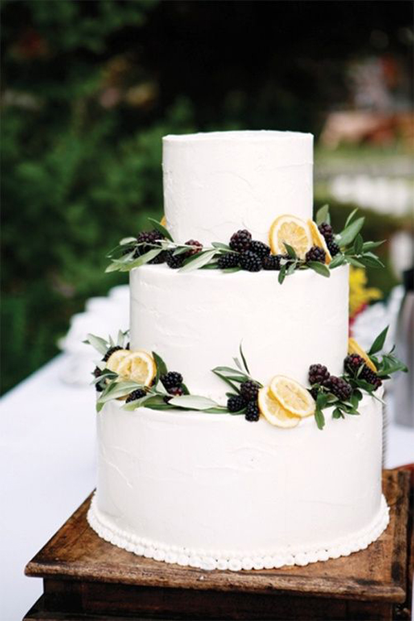 wedding cake decorata con limoni e more