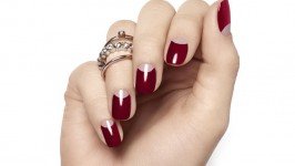 Essie Nails - Colore Bordeaux, la tendenza moda A-I 2013/2014 