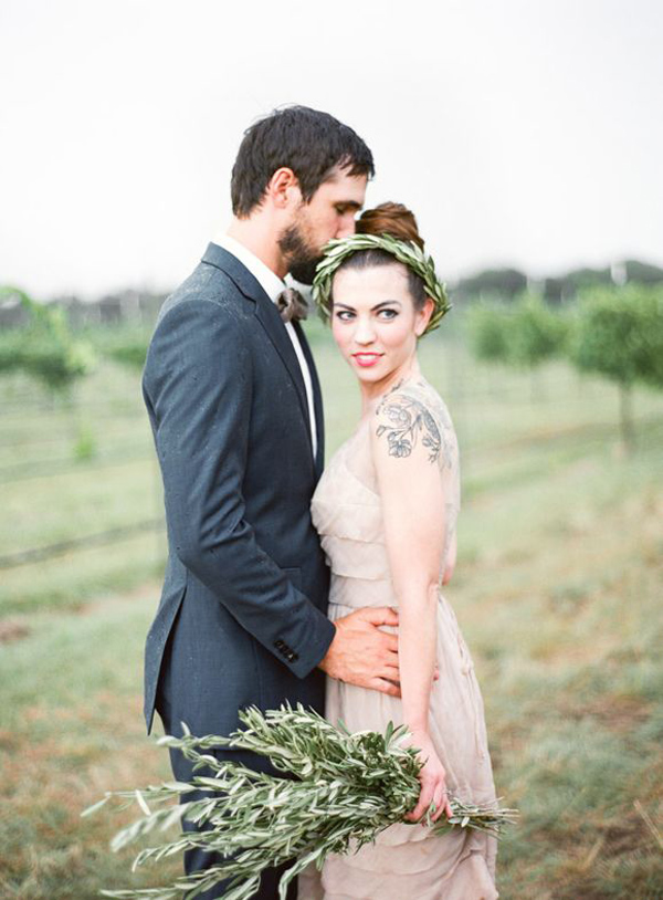 coppia di sposi matrimonio mediterraneo