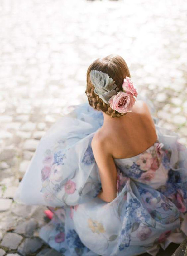Abito da sposa fantasia rosa e azzurro